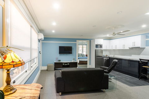 Blue Door Apartments - Accommodation Main Beach 14