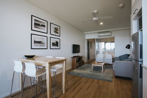 Canal Rocks Beachfront Apartments - Accommodation Main Beach 43