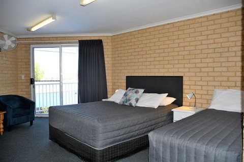 Kalbarri Seafront Villas - Accommodation Main Beach 11