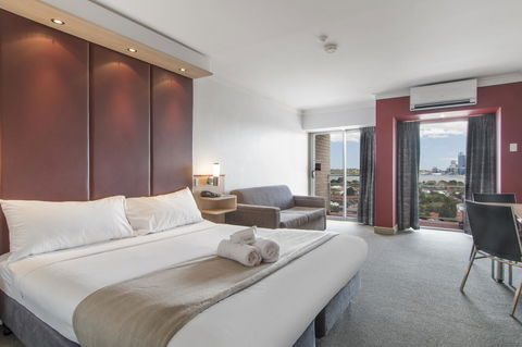 Metro Hotel Perth - Accommodation Main Beach 0