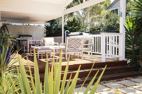 Calming Waters - Pet Friendly - Community Pool - Accommodation Main Beach 30