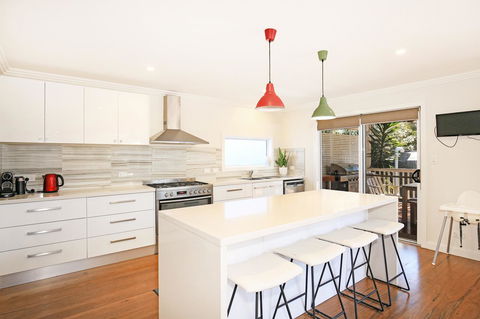 Calming Waters - Pet Friendly - Community Pool - Accommodation Main Beach 15