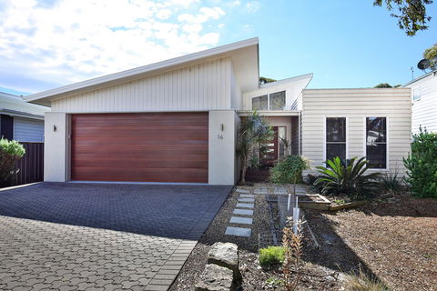 Calming Waters - Pet Friendly - Community Pool - Accommodation Main Beach 35