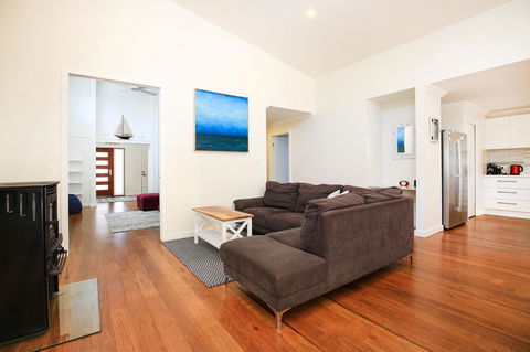 Calming Waters - Pet Friendly - Community Pool - Accommodation Main Beach 10