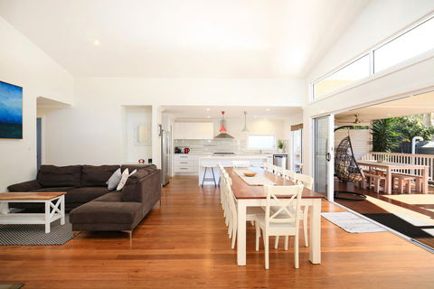 Calming Waters - Pet Friendly - Community Pool - Accommodation Main Beach 12