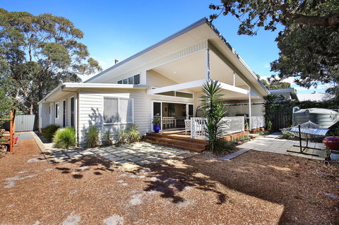 Calming Waters - Pet Friendly - Community Pool - Accommodation Main Beach 32