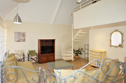 Osprey Holiday Village Unit 110 - Accommodation Main Beach 5
