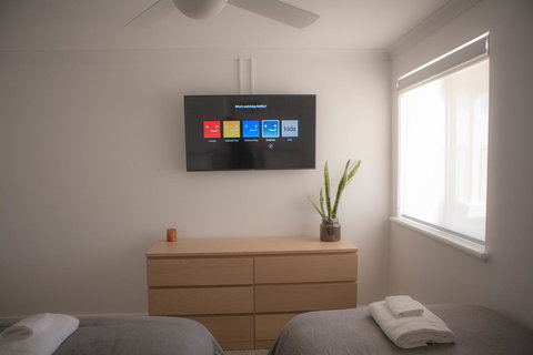 FortyTwo - Oceanside Retreat Busselton - Accommodation Main Beach 15