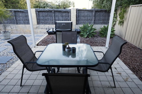 FortyTwo - Oceanside Retreat Busselton - Accommodation Main Beach 5
