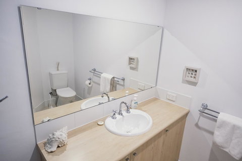 FortyTwo - Oceanside Retreat Busselton - Accommodation Main Beach 13