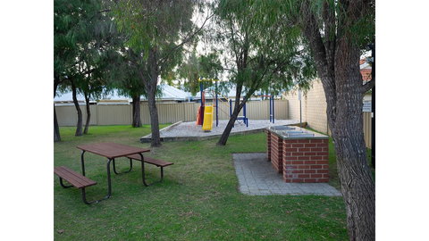 FortyTwo - Oceanside Retreat Busselton - Accommodation Main Beach 18