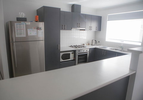 FortyTwo - Oceanside Retreat Busselton - Accommodation Main Beach 42