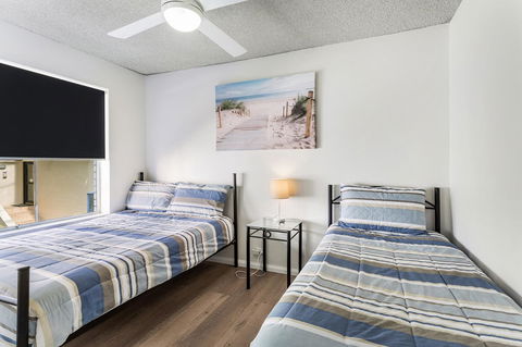Laman Lodge, Unit 2, 15 Laman Street - Accommodation Main Beach 10
