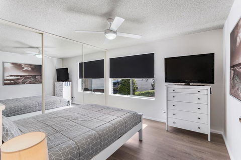 Laman Lodge, Unit 2, 15 Laman Street - Accommodation Main Beach 8