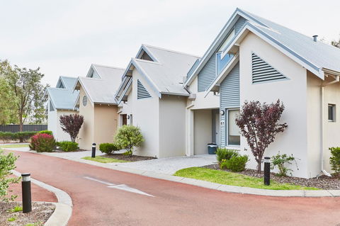 Cape View Beach Resort - Accommodation Main Beach 4