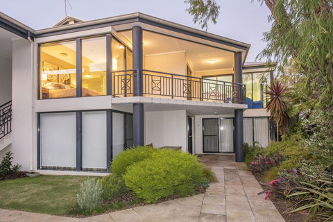 Cape View Beach Resort - Accommodation Main Beach 34