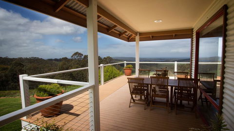 Karri Mia Chalets And Studios - Accommodation Main Beach 38