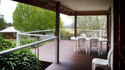 Karri Mia Chalets And Studios - Accommodation Main Beach 23
