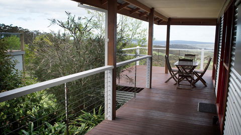 Karri Mia Chalets And Studios - Accommodation Main Beach 3
