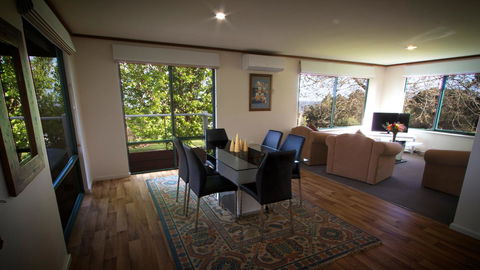Karri Mia Chalets And Studios - Accommodation Main Beach 25