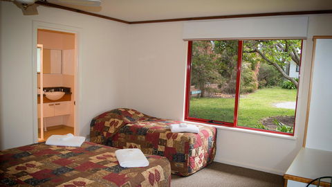 Karri Mia Chalets And Studios - Accommodation Main Beach 33