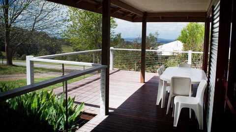 Karri Mia Chalets And Studios - Accommodation Main Beach 12