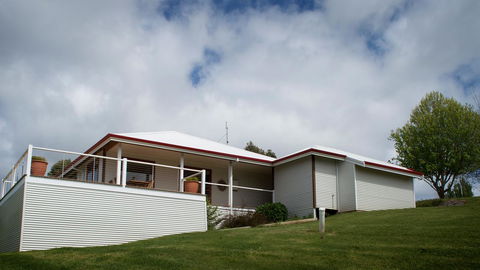 Karri Mia Chalets And Studios - Accommodation Main Beach 35