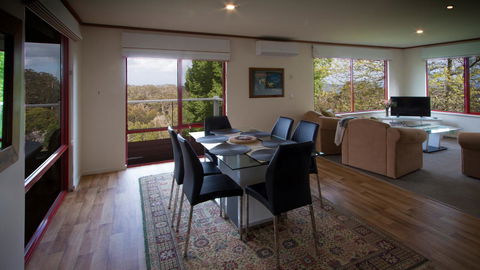 Karri Mia Chalets And Studios - Accommodation Main Beach 19