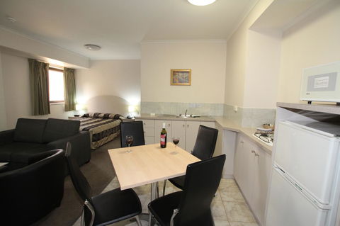 Comfort Inn & Suites Goodearth Perth - Accommodation Main Beach 24