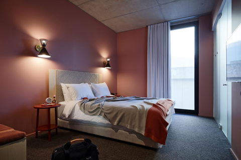 Alex Hotel - Accommodation Main Beach 29