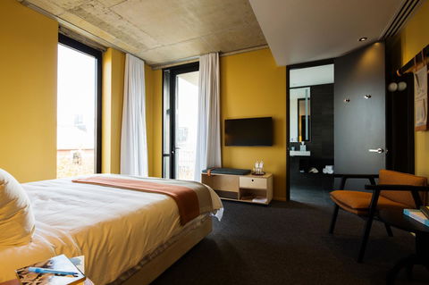 Alex Hotel - Accommodation Main Beach 23