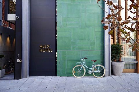 Alex Hotel - Accommodation Main Beach 9
