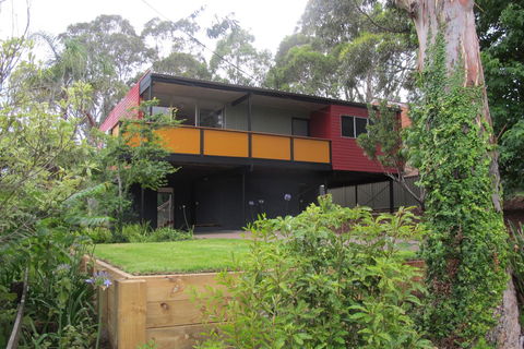 Pendeli Beach House - Accommodation Main Beach 1