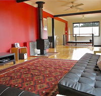 Pendeli Beach House - Accommodation Main Beach