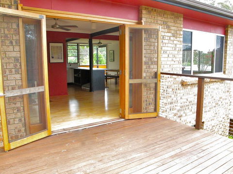Pendeli Beach House - Accommodation Main Beach 7