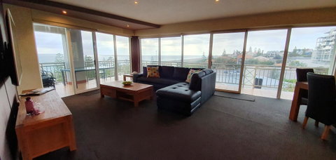 Ocean View-breath Taking Views, Amazing Facilities - Accommodation Main Beach 11