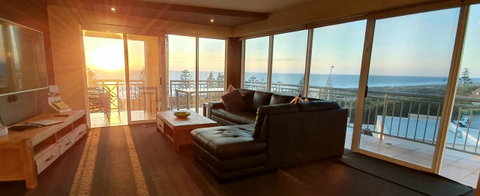 Ocean View-breath Taking Views, Amazing Facilities - Accommodation Main Beach 2