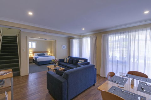 Amalfi Resort - Accommodation Main Beach 18