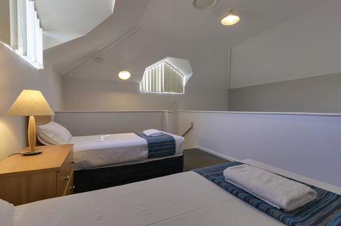 Amalfi Resort - Accommodation Main Beach 21