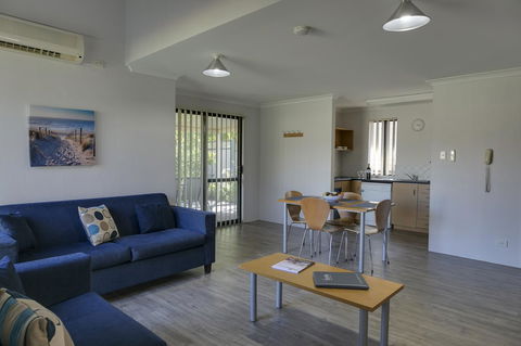Amalfi Resort - Accommodation Main Beach 17