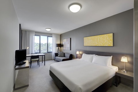 Punthill Norwest - Accommodation Main Beach 3