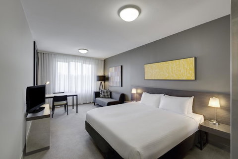 Punthill Norwest - Accommodation Main Beach 7