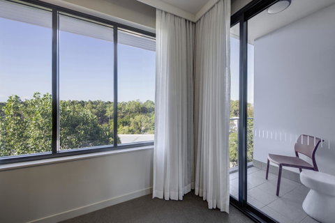 Punthill Norwest - Accommodation Main Beach 2