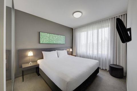 Punthill Norwest - Accommodation Main Beach 13