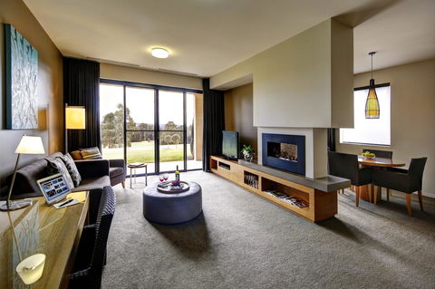 Chateau Elan At The Vintage - Accommodation Main Beach 11