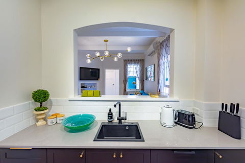 Heritage Townhouse Near Harbour Bridge - Accommodation Main Beach 13