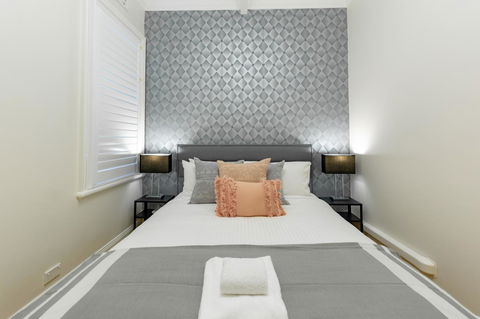 Heritage Townhouse Near Harbour Bridge - Accommodation Main Beach 11