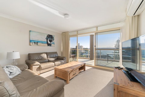 Northpoint Apartments - Accommodation Main Beach 1