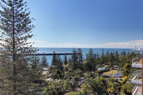 Northpoint Apartments - Accommodation Main Beach 9