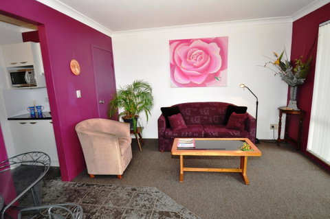 Beachfront Apartments - Accommodation Main Beach 2